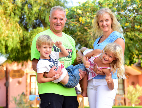 Urben Peter mit seiner Frau Sonja und seinen Kinder Jasmin und Dominic